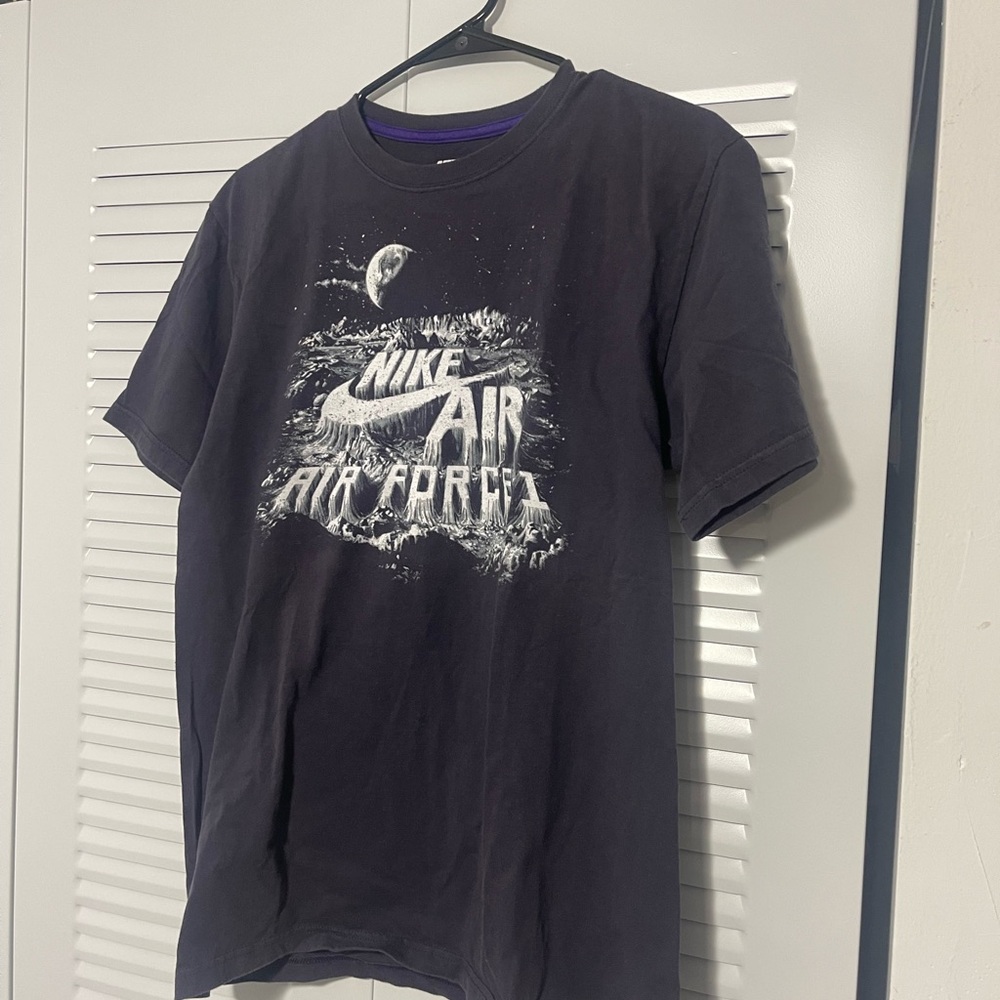 Nike Black Short Sleeve Tee with Graphic Design